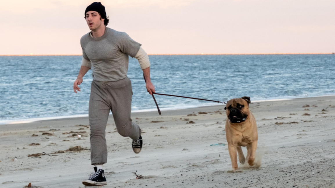 Антъни Иполито като Силвестър Сталоун в "Аз играя Роки"