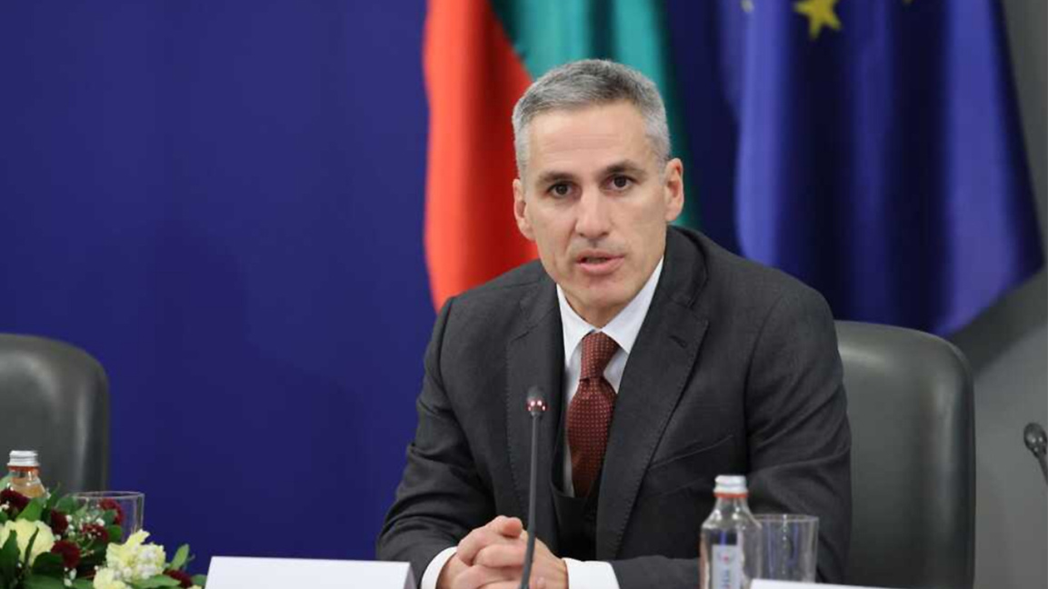 Правителството работи по цялостен пакет ...