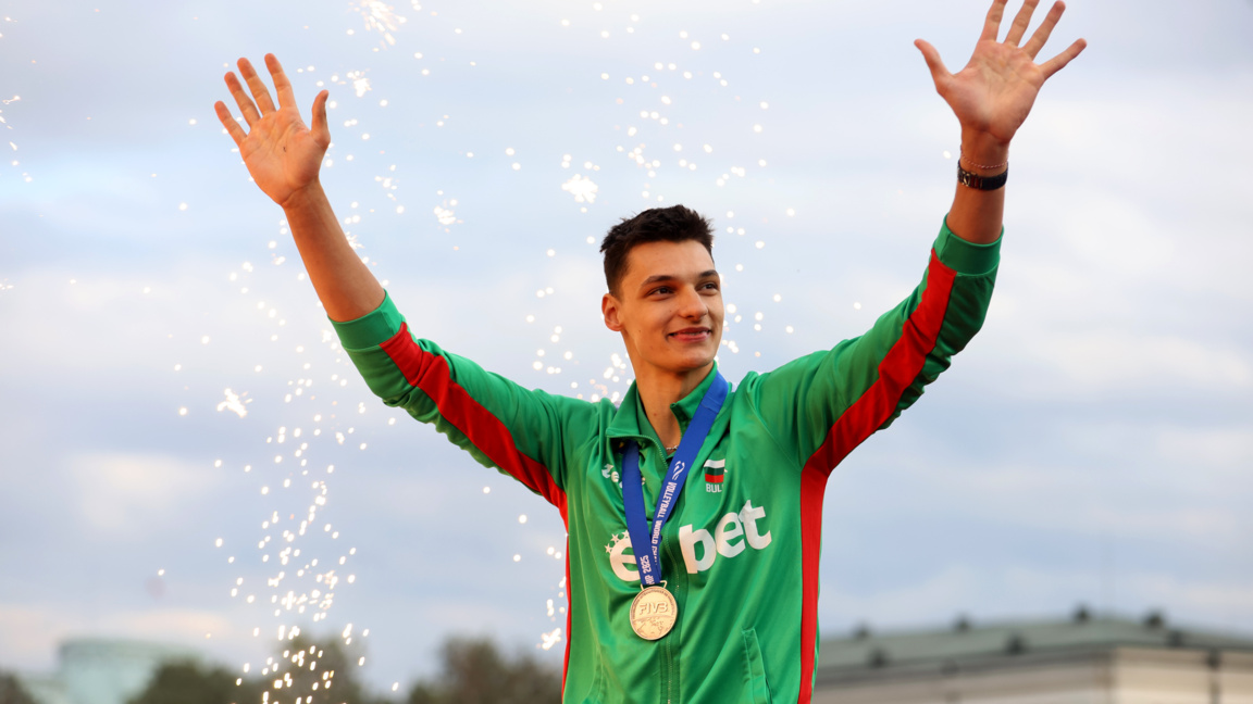 Александър Николов води Лубе към финала ...