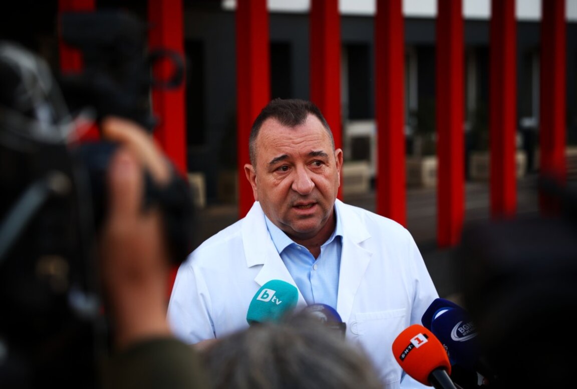 Директорът на УМБАЛСМ „Пирогов” Валентин Димитров дава изявление за медиите, 17 март 2025 г.