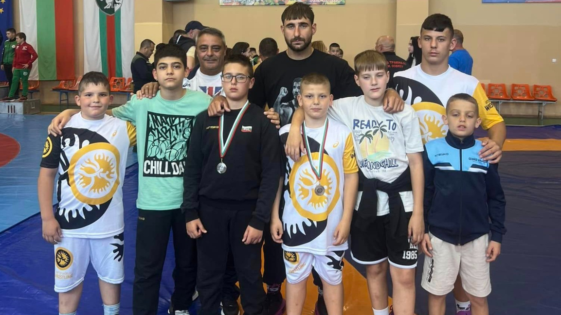 Дарин Дралчев със свои състезатели