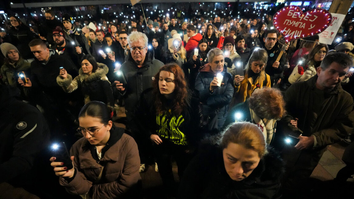 Протестиращи блокираха обществената радиотелевизионна компания на Сърбия
