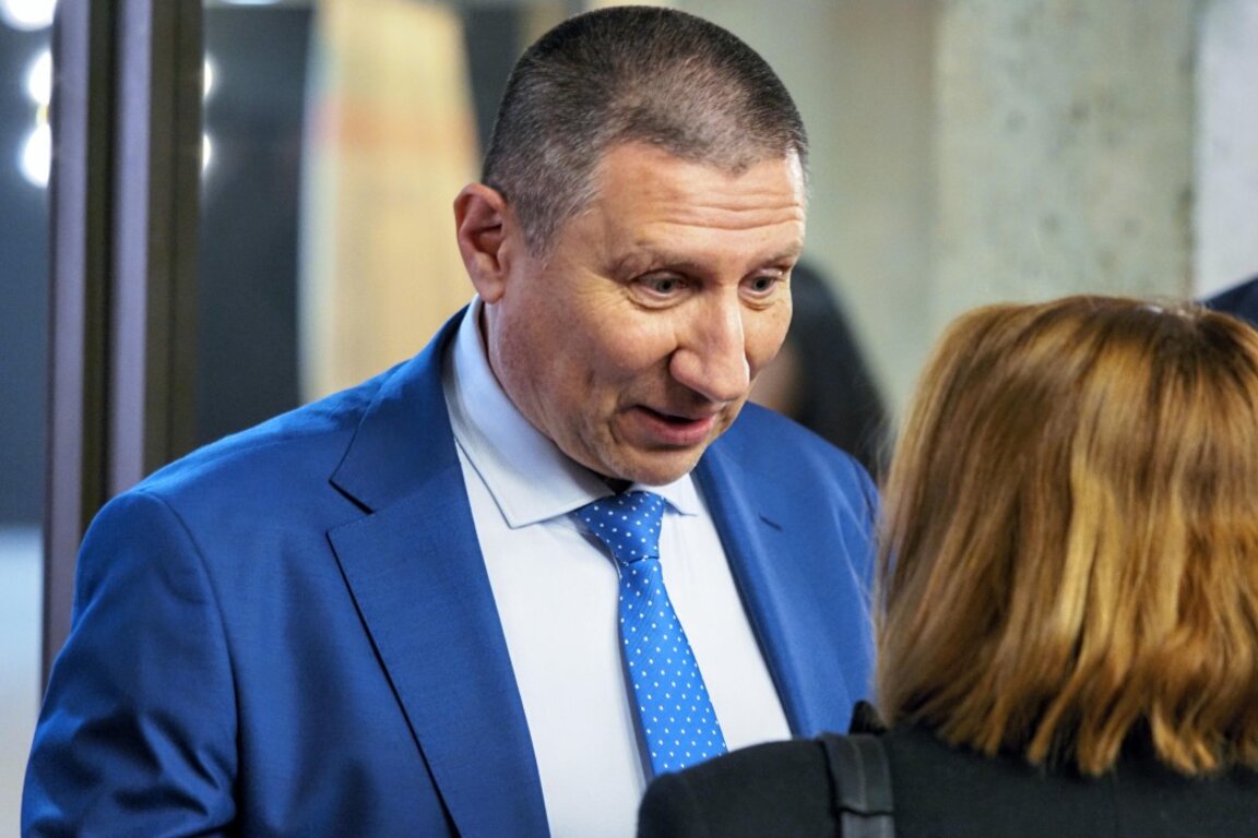 И.ф. главен прокурор Борислав Сарафов в зала 6 на НДК, където присъства на церемонията "Полицай на годината" -  17 декември 2024 г.