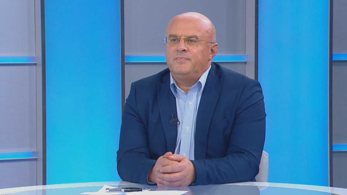 Илхан Андай