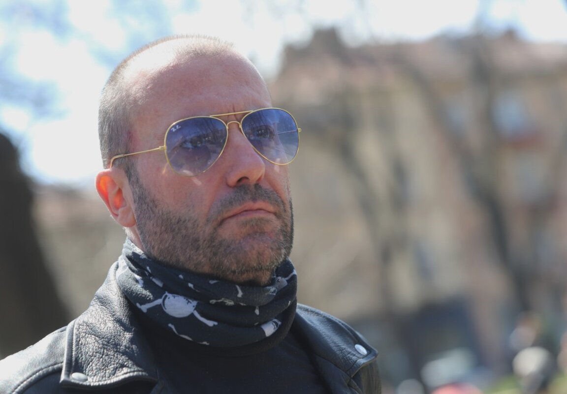 Арестуваха Ивайло Цветков – Нойзи, карал пиян