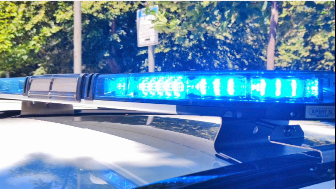 Лек автомобил се обърна по таван 