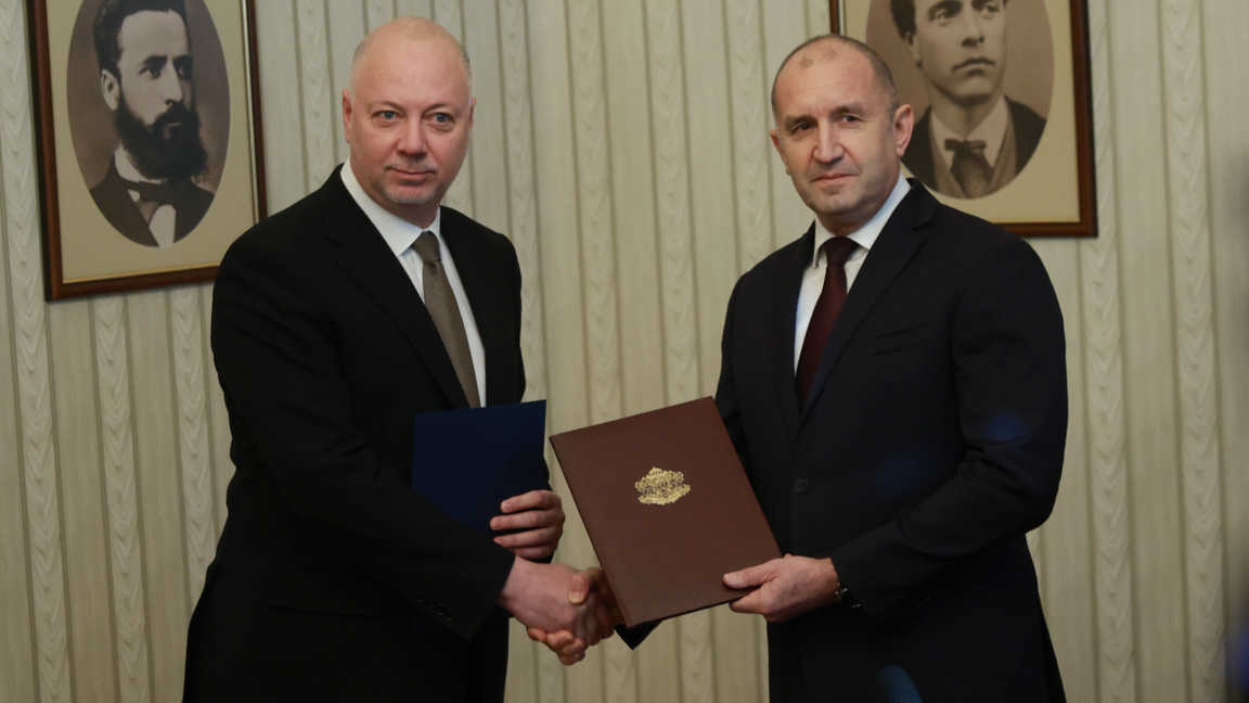 Президентът връчи проучвателен мандат на ГЕРБ-СДС, Желязков го върна