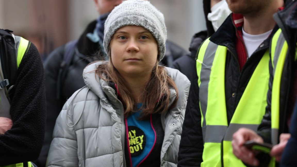 Грета Тунберг по време на протеста в Лондон на 17 октомври 2023