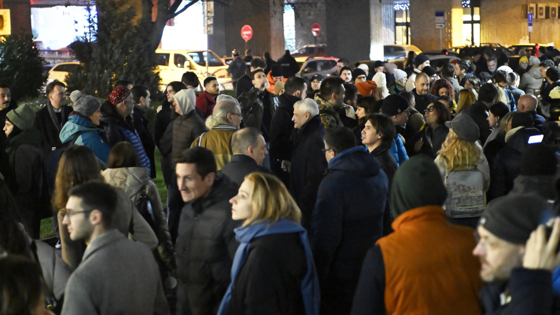 Протестно пиене на кафе пред bTV...