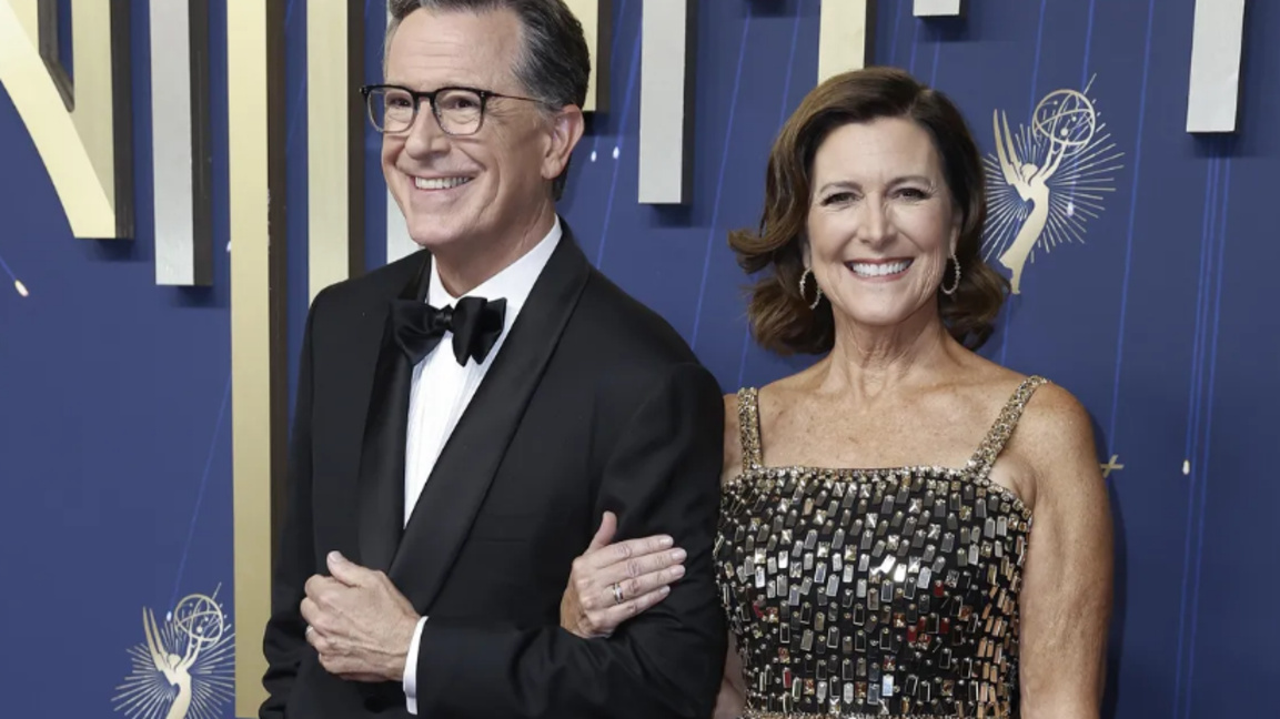 Стивън Колбърт ще пише сценарий на нов филм за "Властелинът на пръстените"