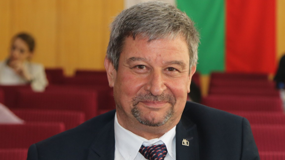 Юлиян Петров