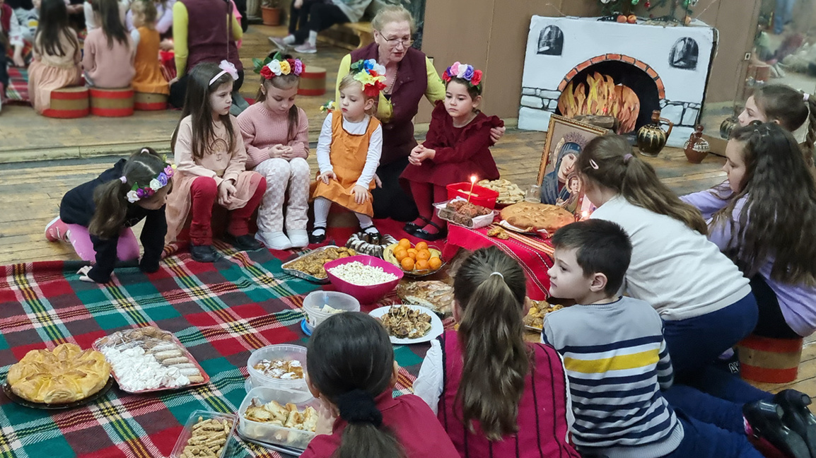 Бъдни вечер и Коледа през очите на Тради...