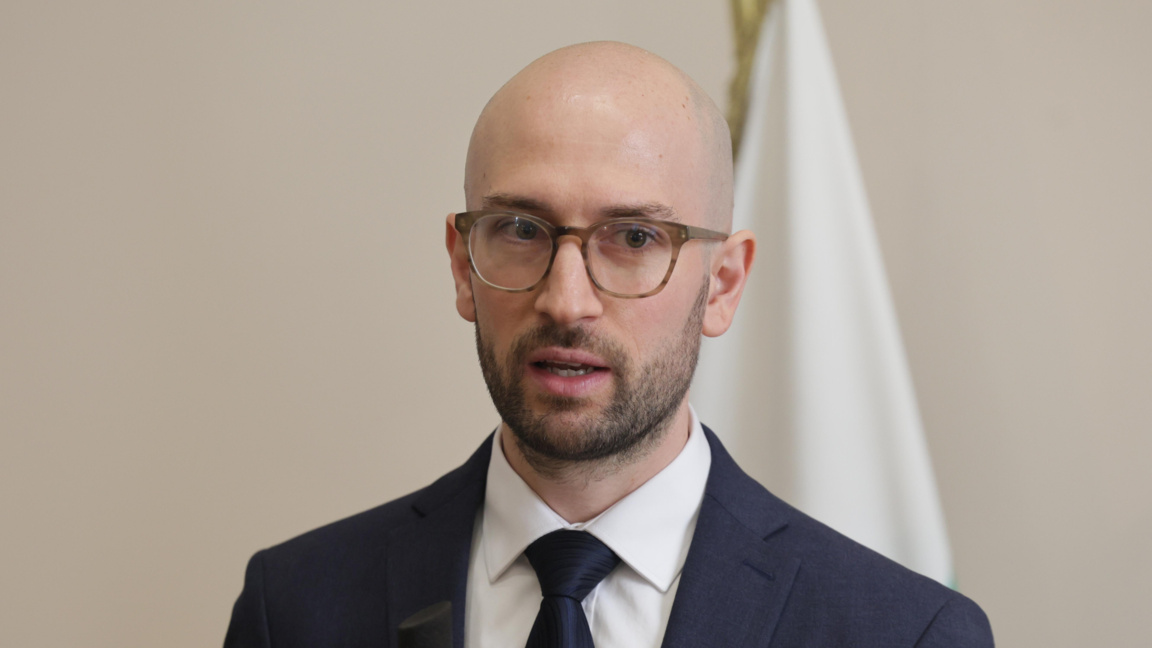 Ръстът с 5% на заплатите в публичния сек...