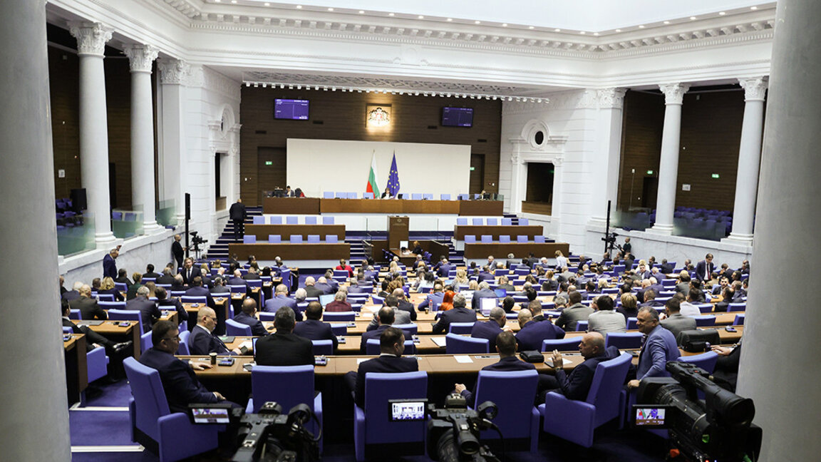 Депутатите обсъждат Закона за събиране на приходите и извършване на разходите