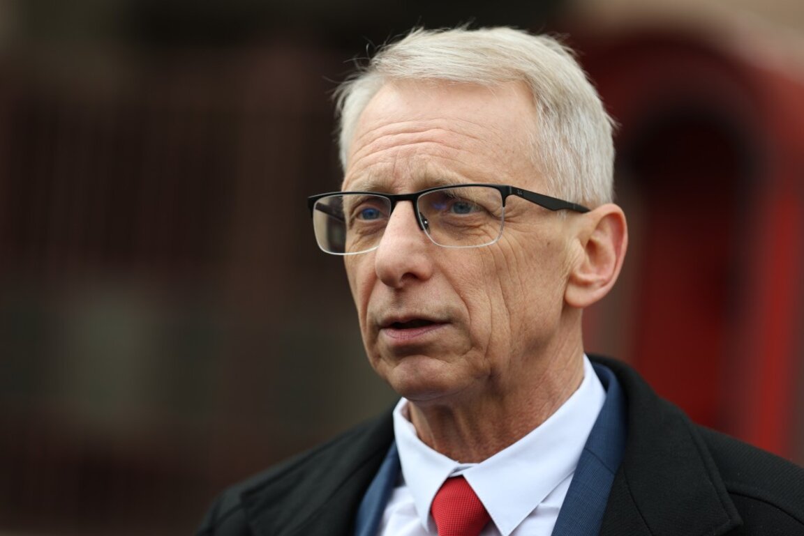 Николай Денков преди началото на Започна заседанието на Консултативния съвет за национална сигурност при президента -  18 февруари 2025 г.