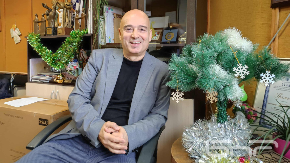 Бургаският куклен театър изпраща успешна...