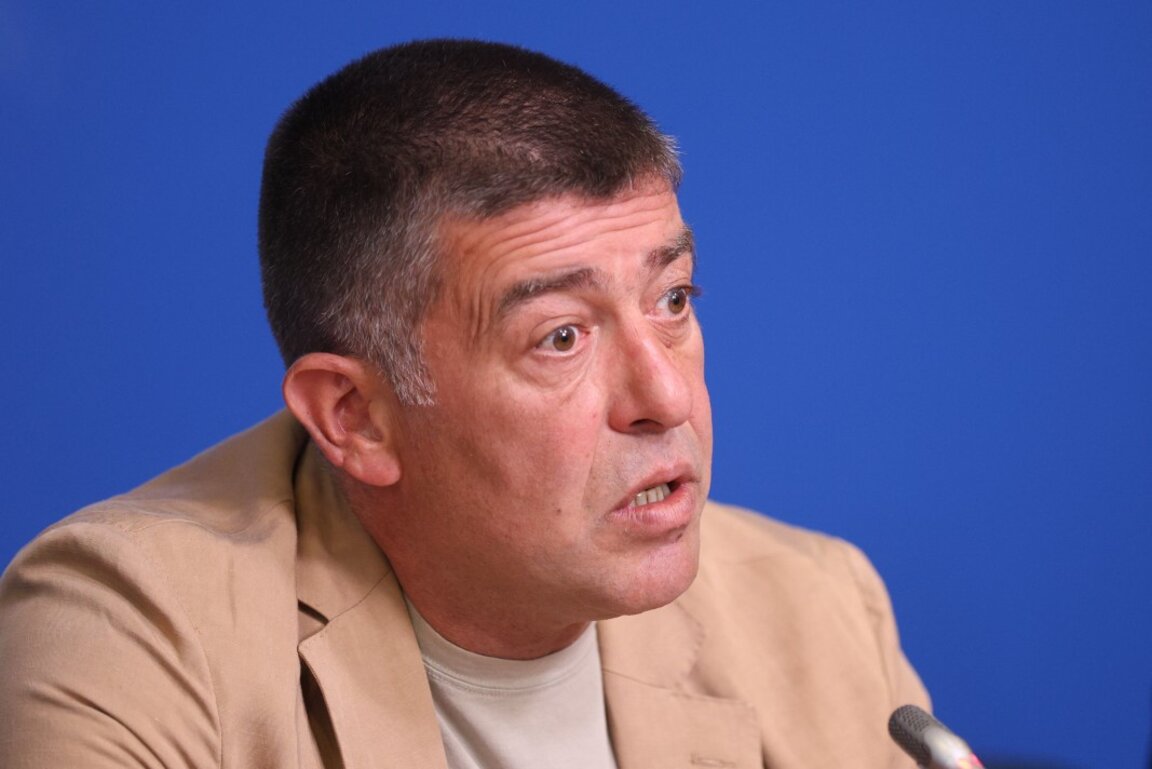 Страхил Ангелов е един от организаторите на протеста