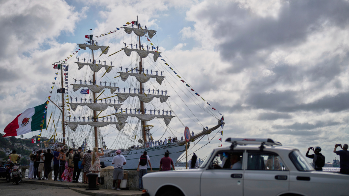 Два мексикански кораба с хуманитарна помощ пристигнаха в Куба