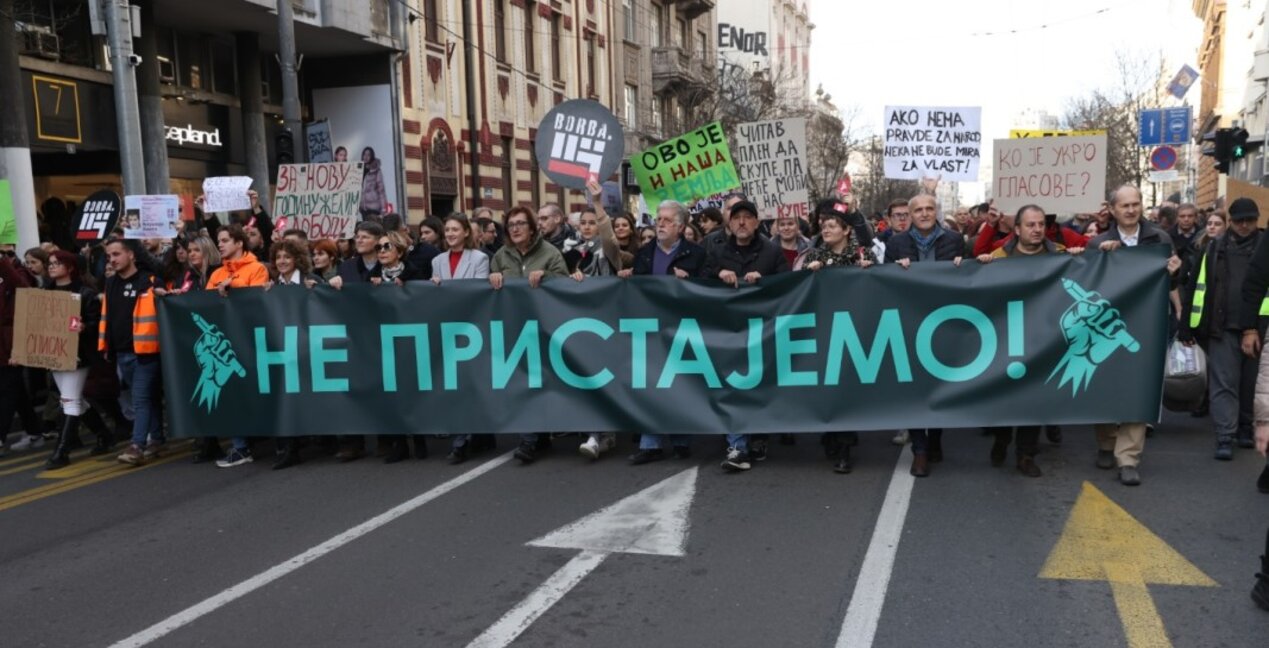 В Белград се проведе пореден многохиляден протест с искане за нови парламентарни и местни избори