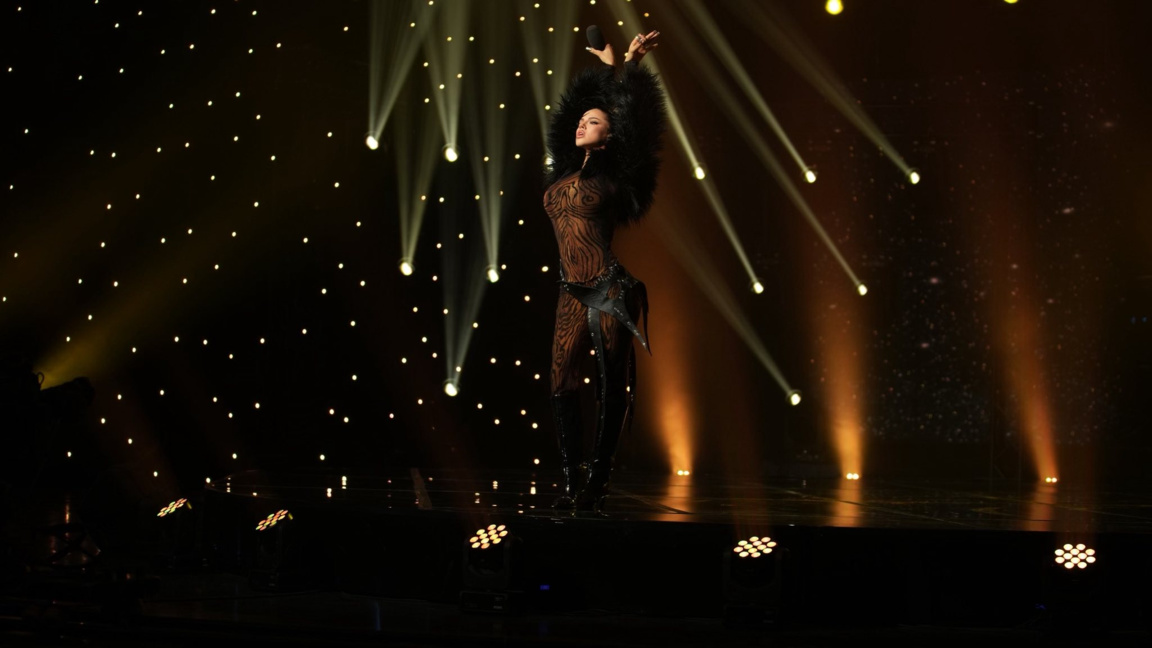 Кадър от представянето на DARA на финала на националния избор за изпълнител