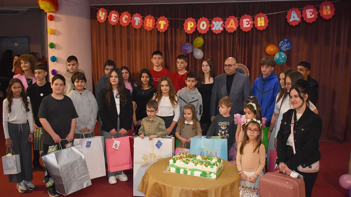 Кръщелниците на кмета празнуват