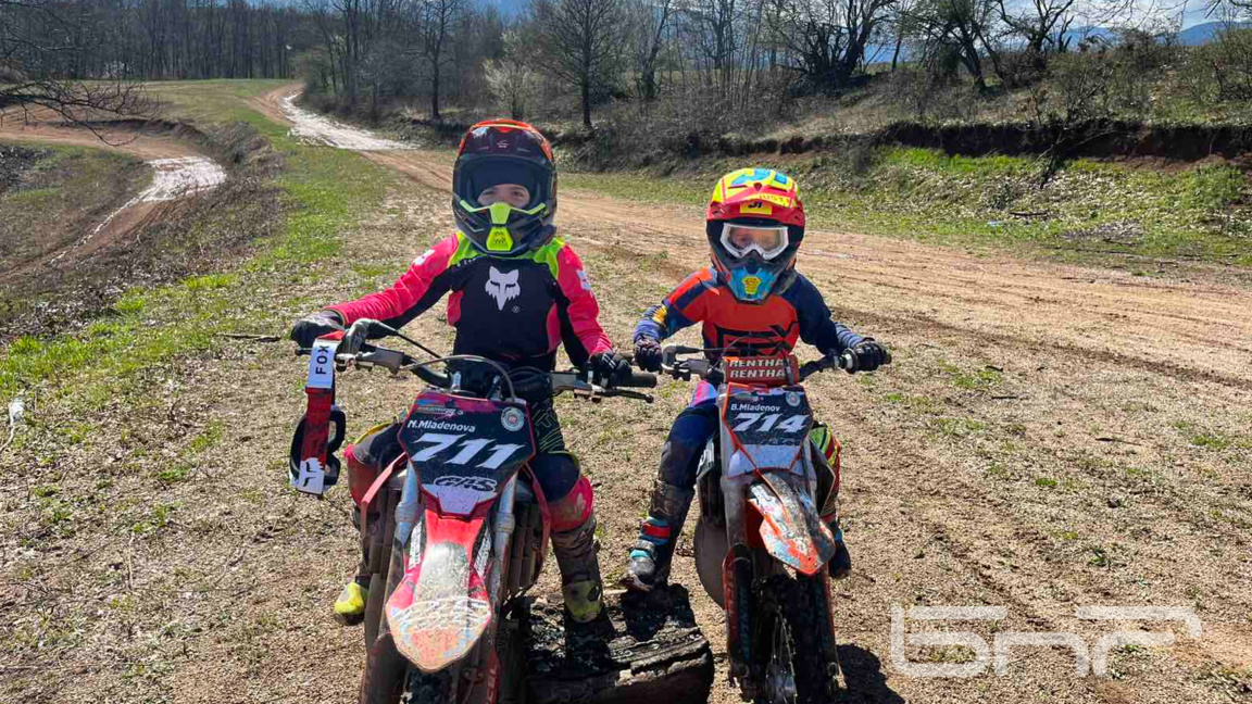 Мотокрос на Великден в село Мездрея...