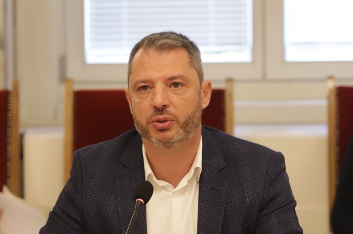 Депутътът от ГЕРБ-СДС Делян Добрев