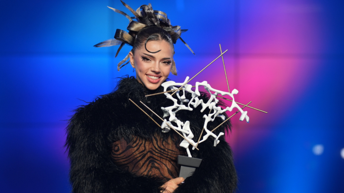 Дара търси своята песен, за да представи...