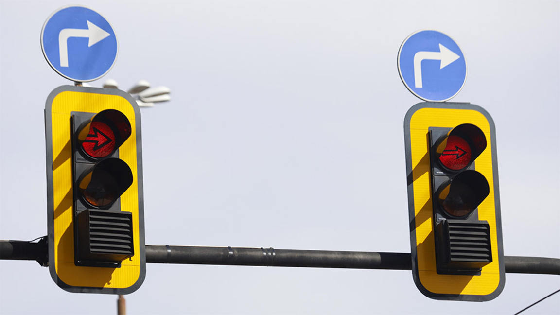 Абсурдно, но факт: В София спускат "щори...