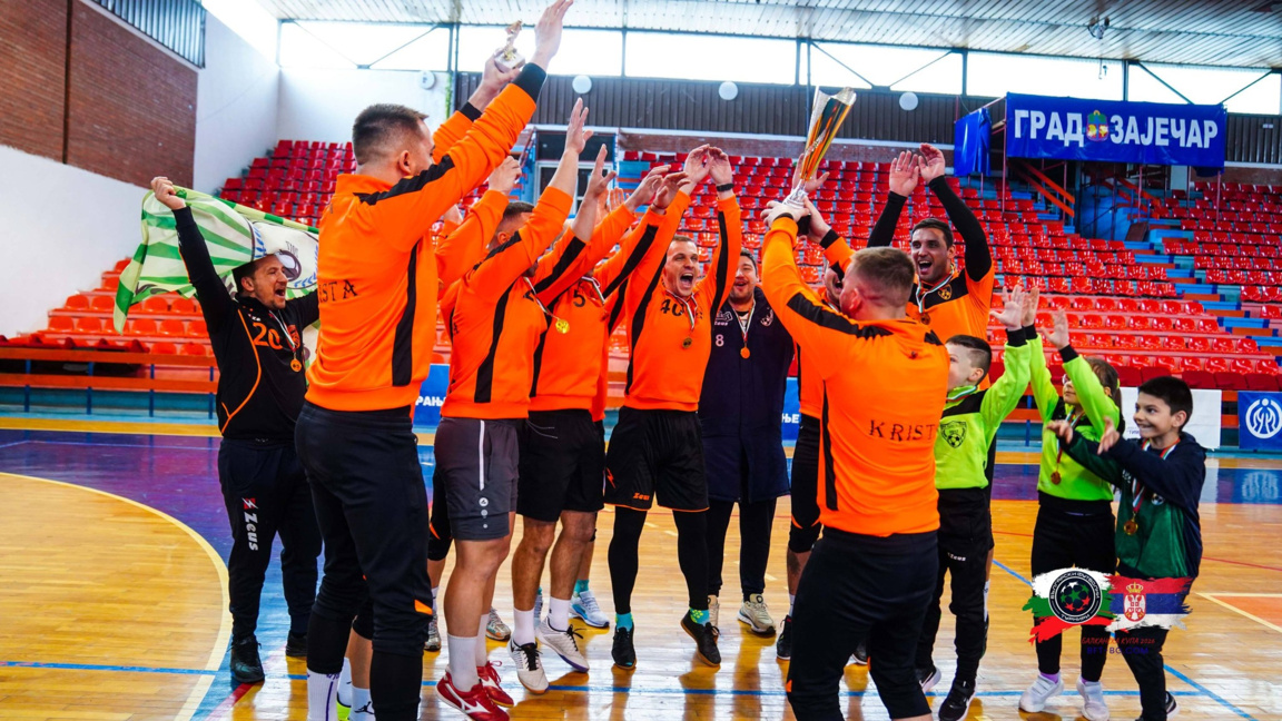 "Криста" Лом взе Балканската купа ...