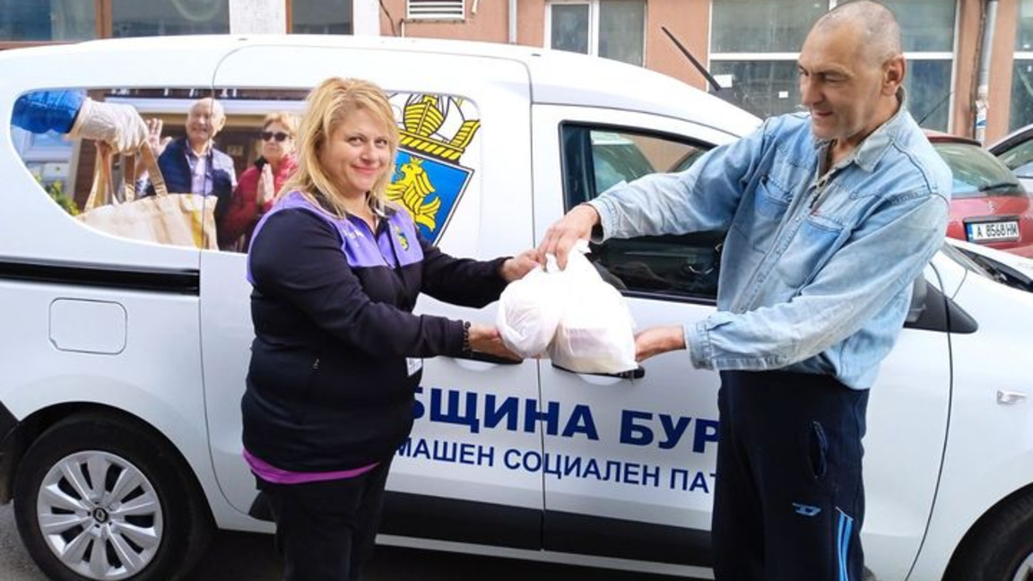 Домашният социален патронаж предоставя "топъл обяд" на 180 души в община Бургас 