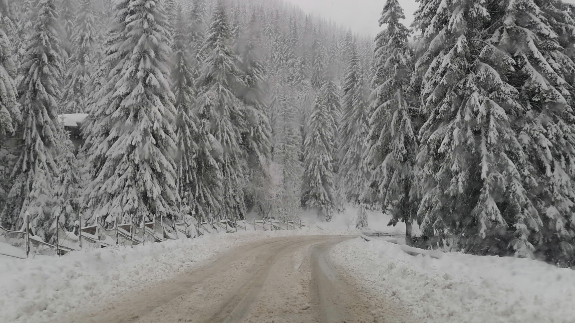 Ограничават камиони с ремаркета през про...