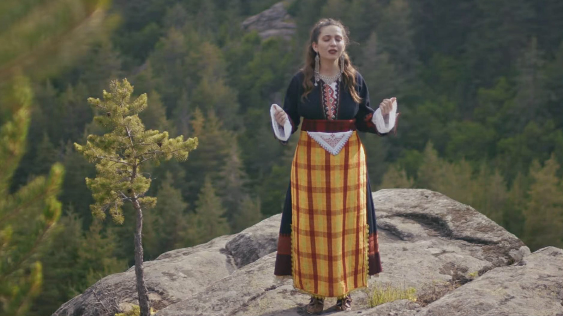 Родопски корени вдъхновиха новата китка ...