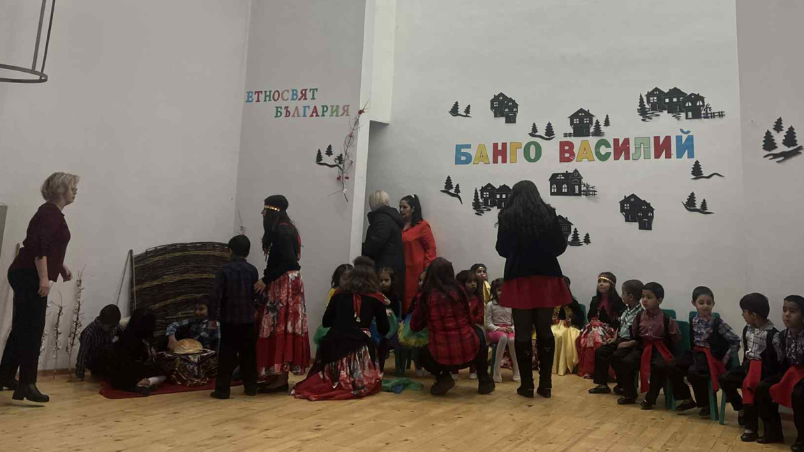 Деца от Стара Загора пресъздадоха обичаи...