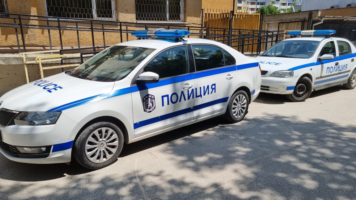 Задържаха две жени във Великденче, гласу...