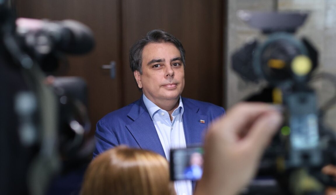 Асен Василев