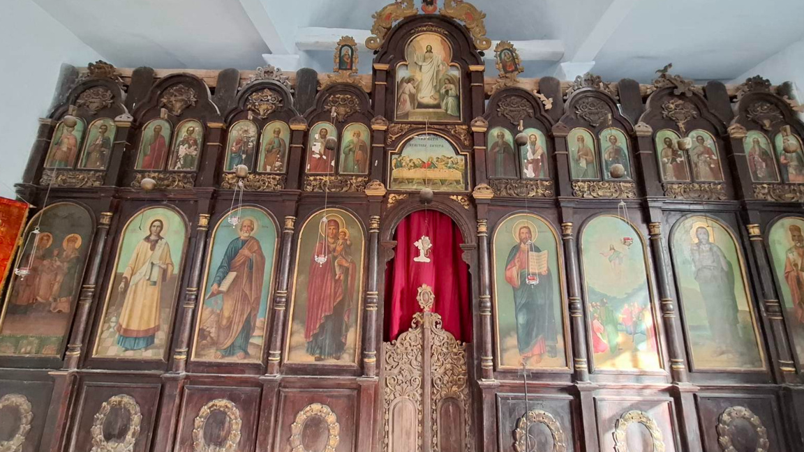 Християни и мюсюлмани заедно ремонтират ...