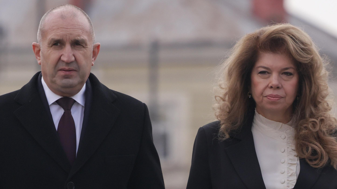 Радев напусна "Дондуков" 2, Йотова вече е президент