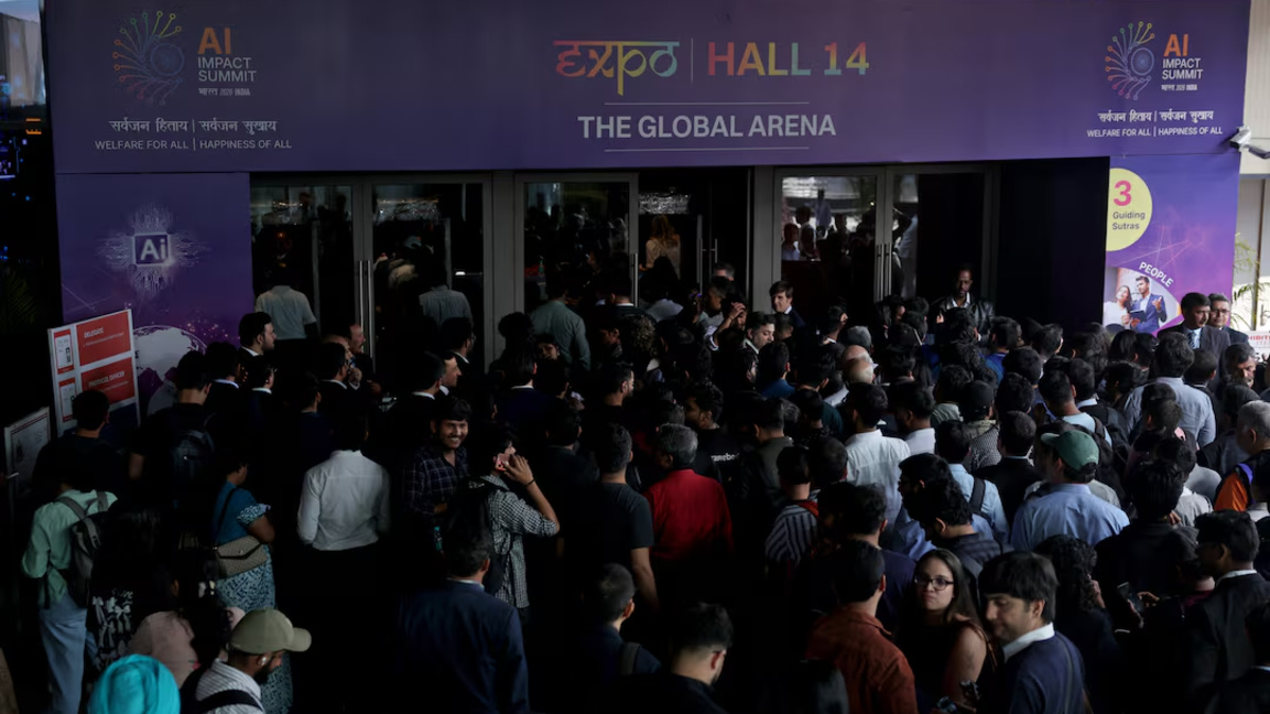 С логистичен хаос и кражби стартира форумът за ИИ в Ню Делхи