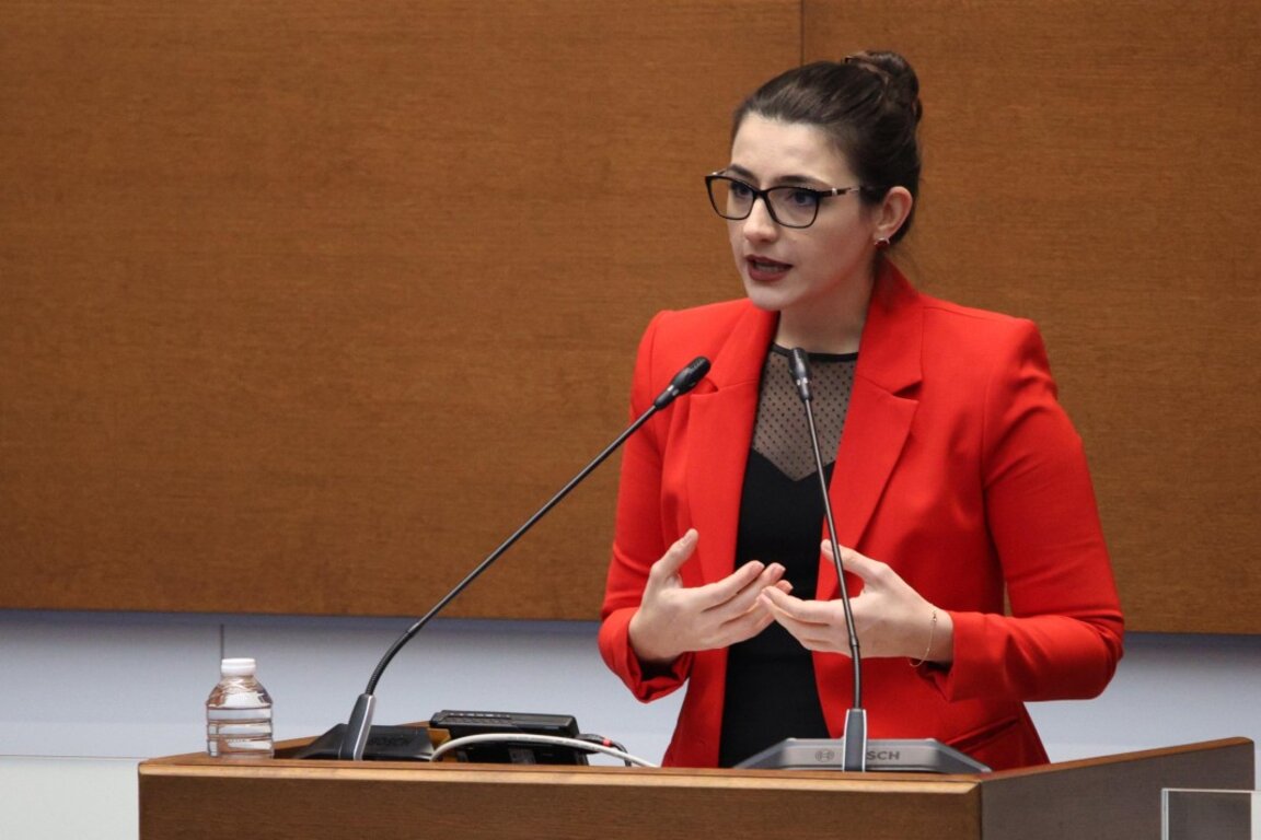 Лена Бориславова