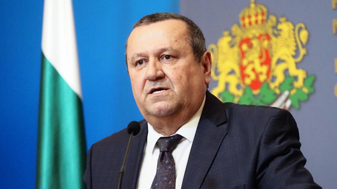Министр Адемов призвал новое правительст...