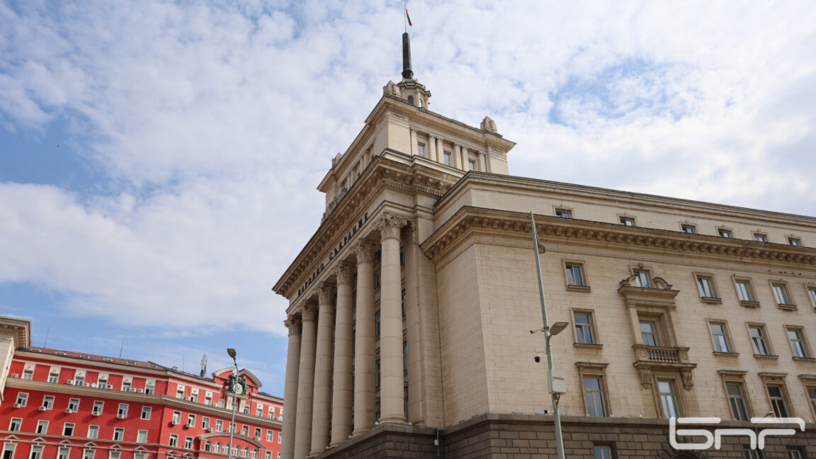 Зaседанието на НС е временно прекъснато по искане на БСП-ОЛ