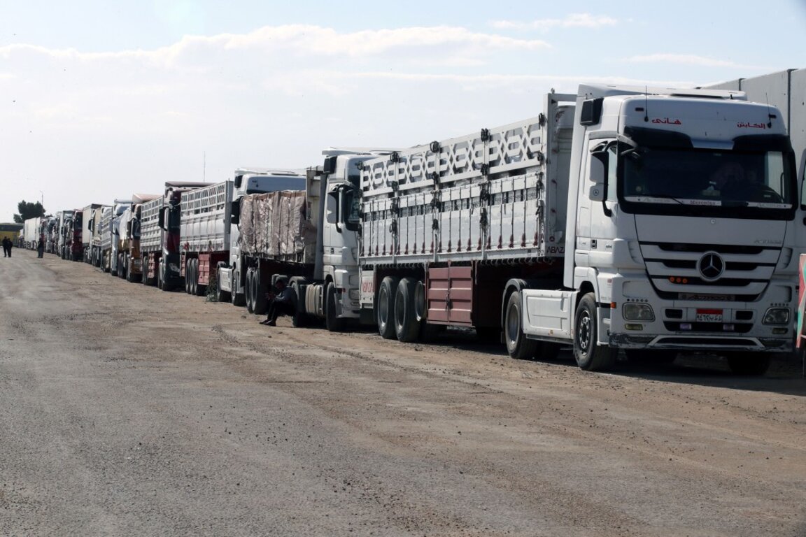 ООН съобщи, че 4000 камиона с хуманитарна помощ са готови да влязат в Газа