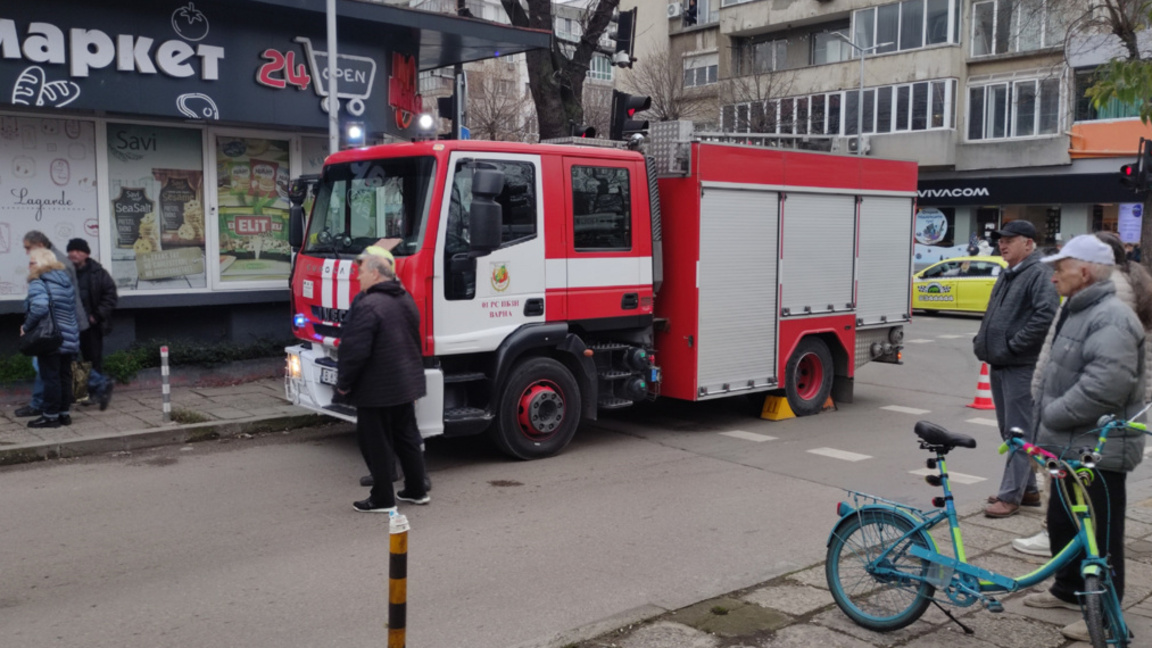 Край мястото на катастрофата във Варна -  22 декември 2025 г.