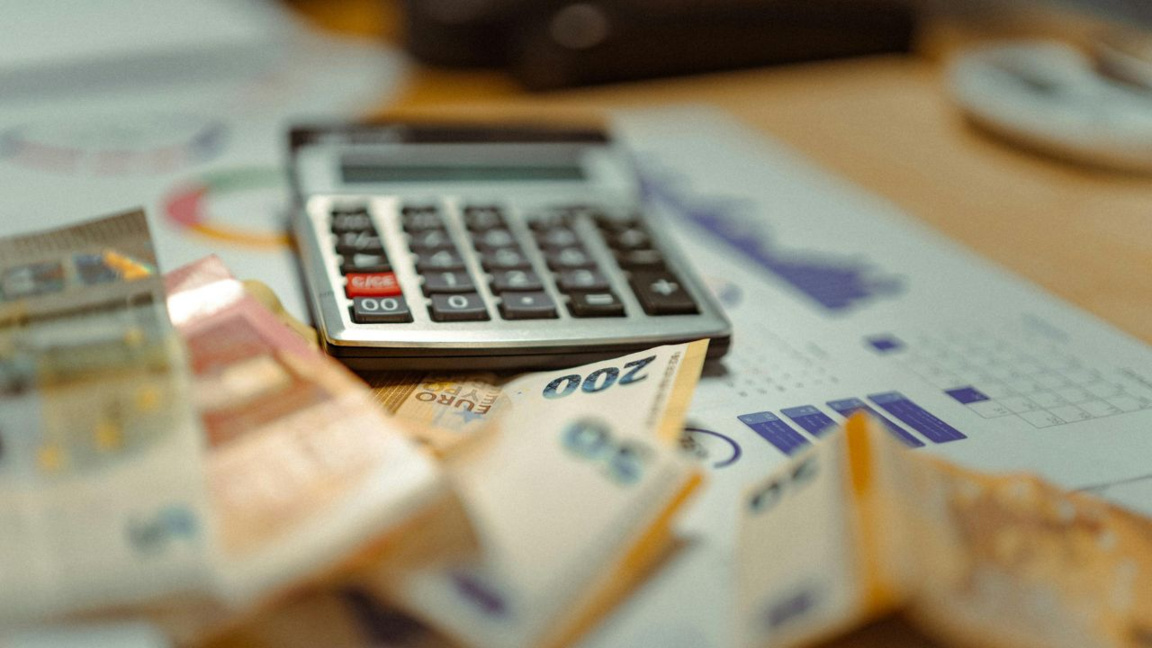 Staatsdefizit steigt trotz höherer Einna...