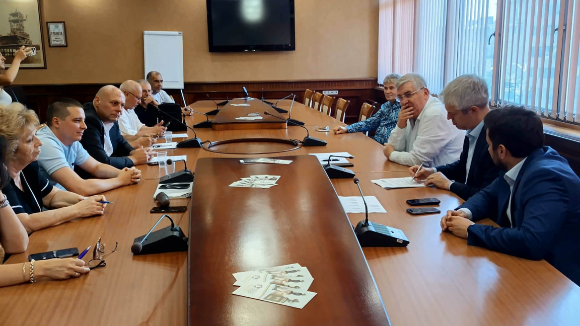С 58 евро по-високи заплати в градския т...
