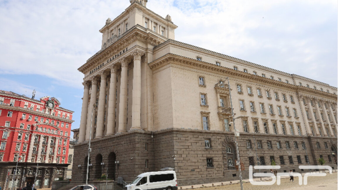 Парламентът открива процедурите за нови състави на регулаторите