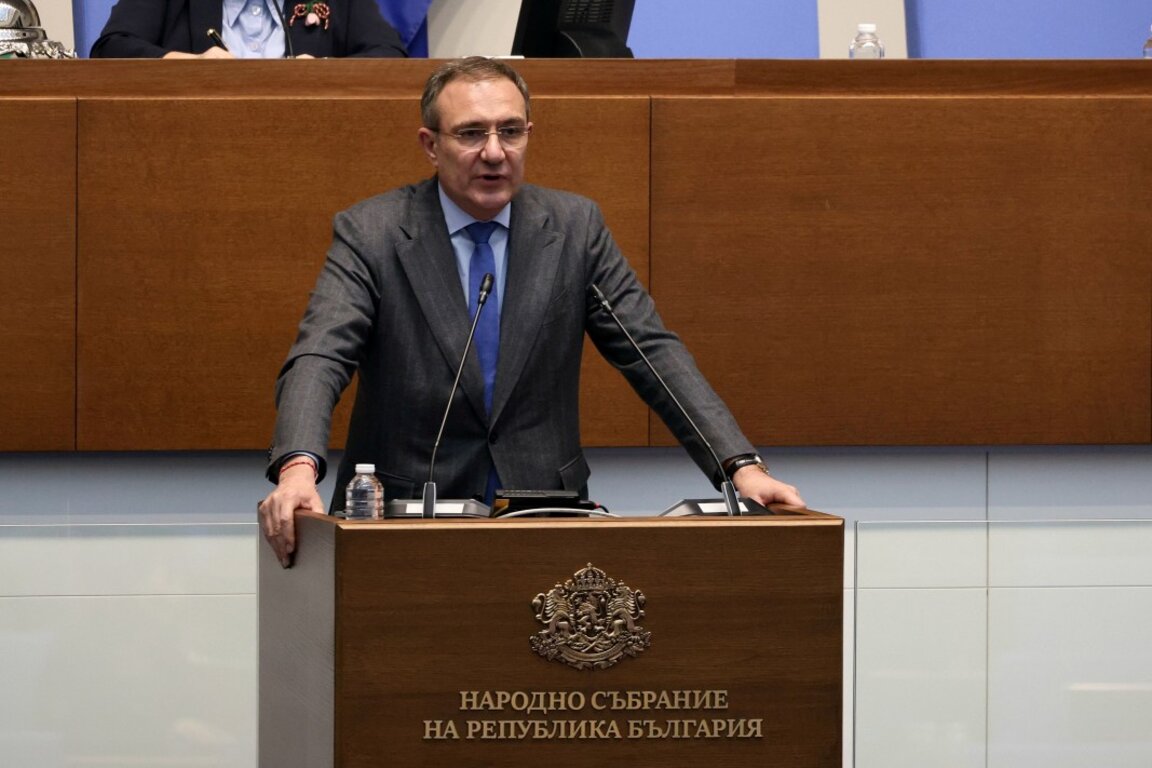 Министърът на труда и социалната политика Борислав Гуцанов