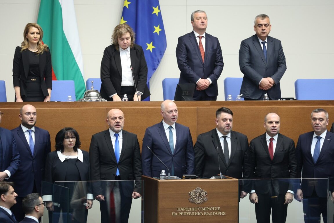 Дебатите по вота към кабинета "Желязков" – на живо от Народното събрание