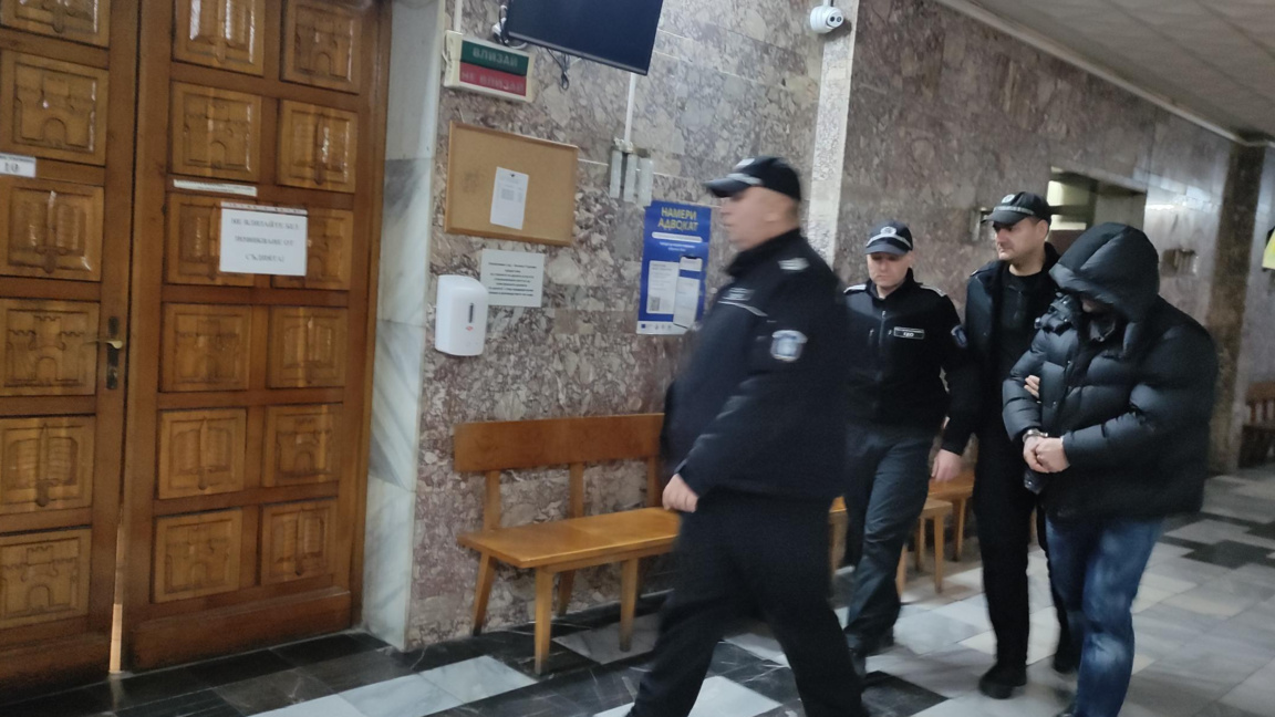 Съдът в Търново измени част от мерките н...